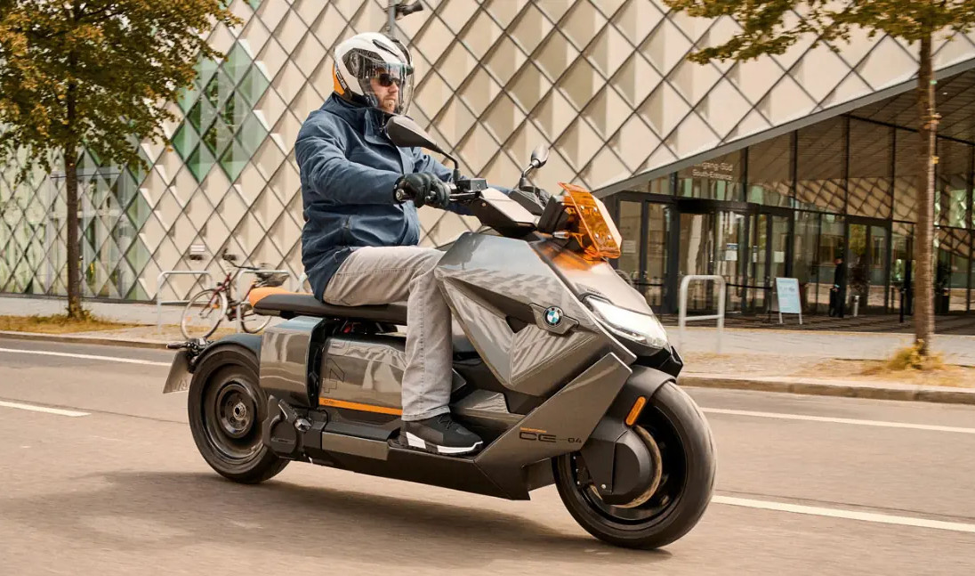 BMW CE 04 electrique